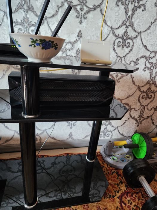 Музыкальный центр, сабуфр