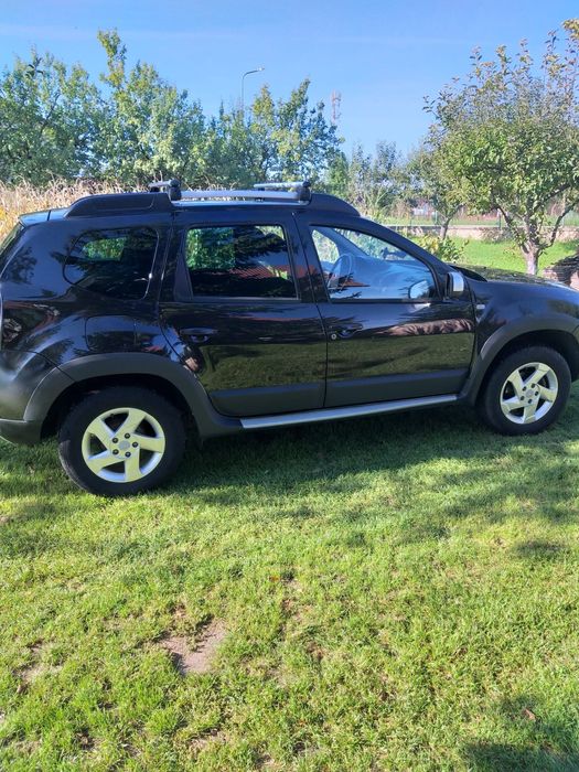 Dacia Duster Negru anul  2010 198000 km