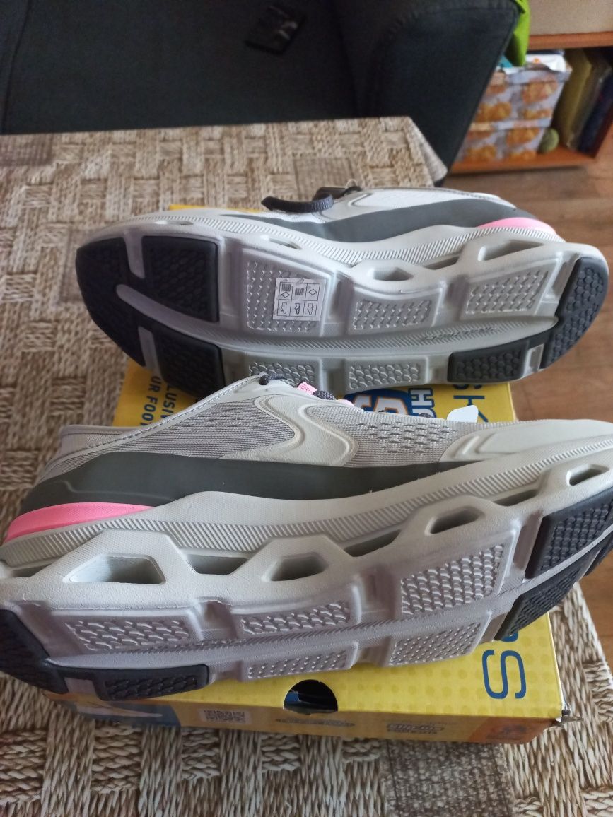 Нови маратонки,,SKECHERS"