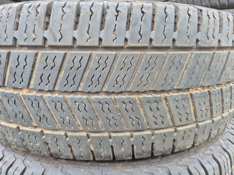 Anvelope VARA IARNA 4 Sezoane 235/65/16C Continental Impecabile 2022