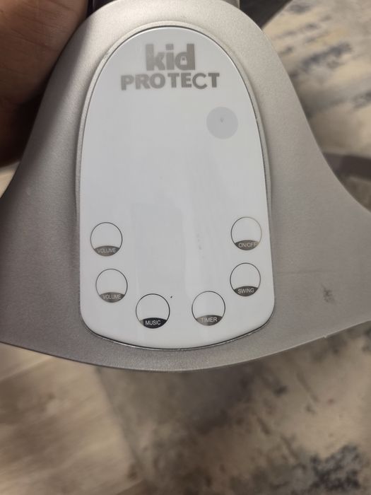 Vând leagăn electric bebeluș cu muzica foarte puțin folosit