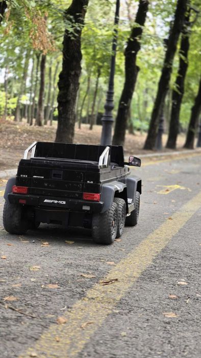 Masinuta electrica pentru 2 copii Mercedes G63 6x6 270W culoare Negra