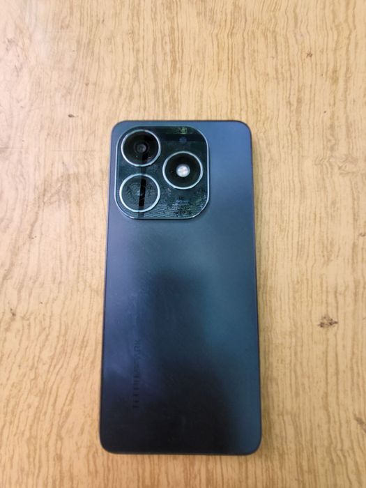 TECNO SPARK 20 256/8+8 в идеальном состоянии с коробкой