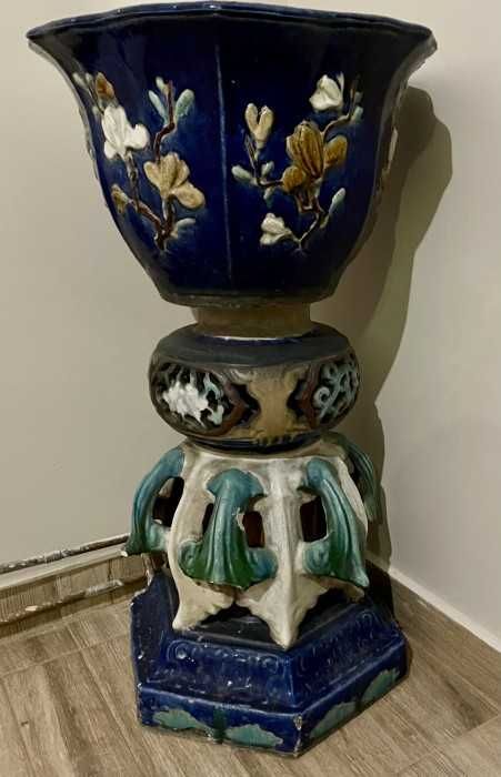 Superb piedestal cu jardiniera-maiolica antica-flori in relief-Italia