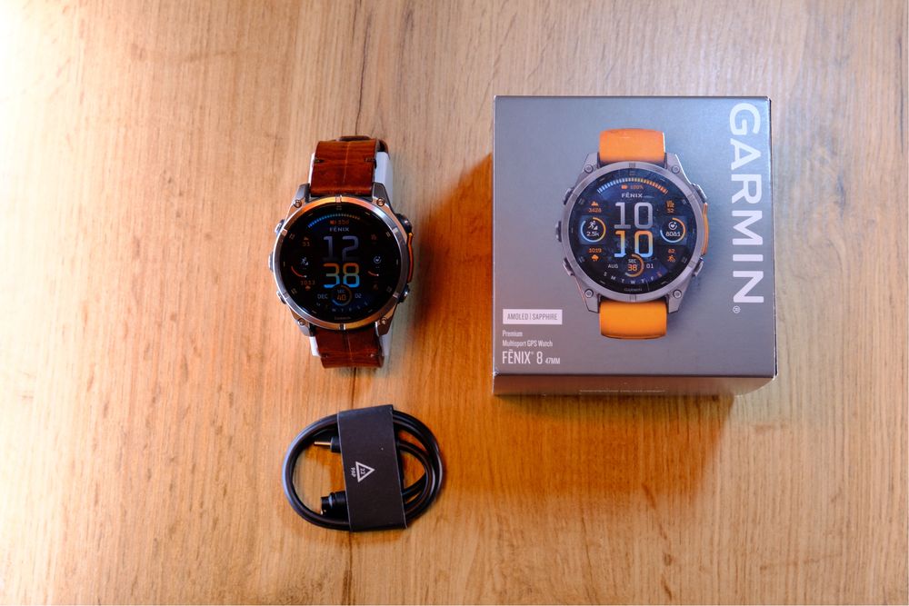 Garmin Fenix 8 AMOLED Sapphire Titan Orange 47mm