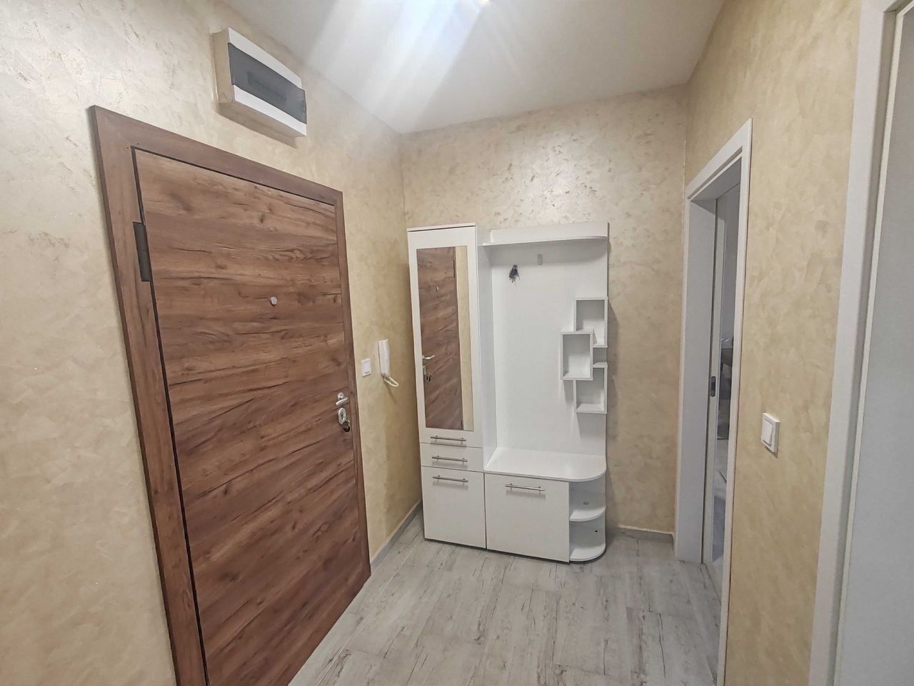 Дава се под наем Двустаен апартамент в Пловдив, Остромила - 70 кв.м за 625 € - Снимка #9