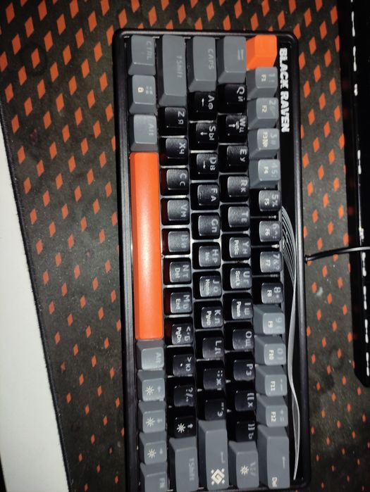 Клавиатура дефендр с красными свичами