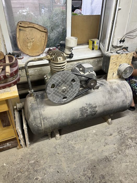 Продам компрессор воздушный с автоматическим выключением