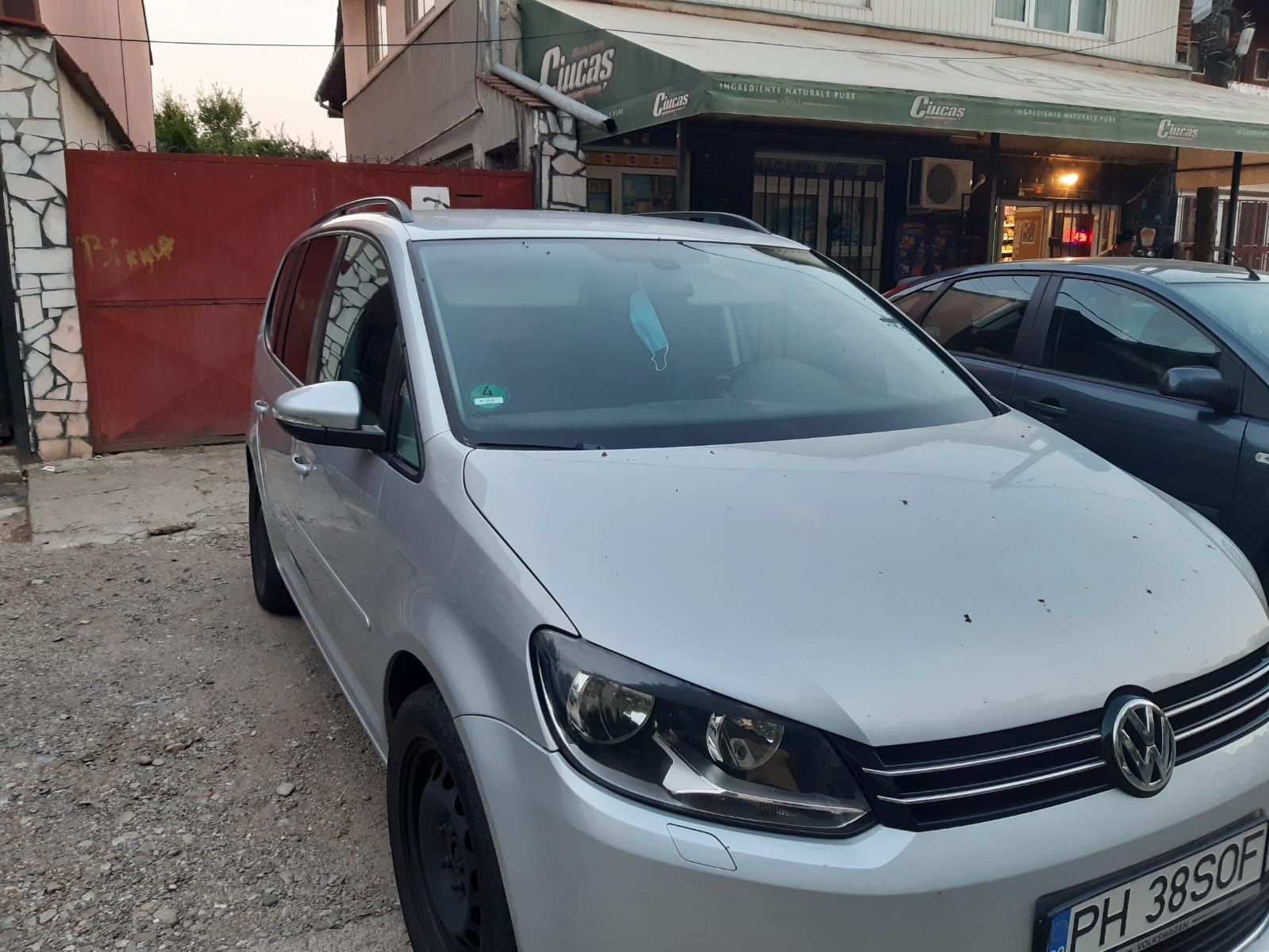 Vând Volkswagen Touran