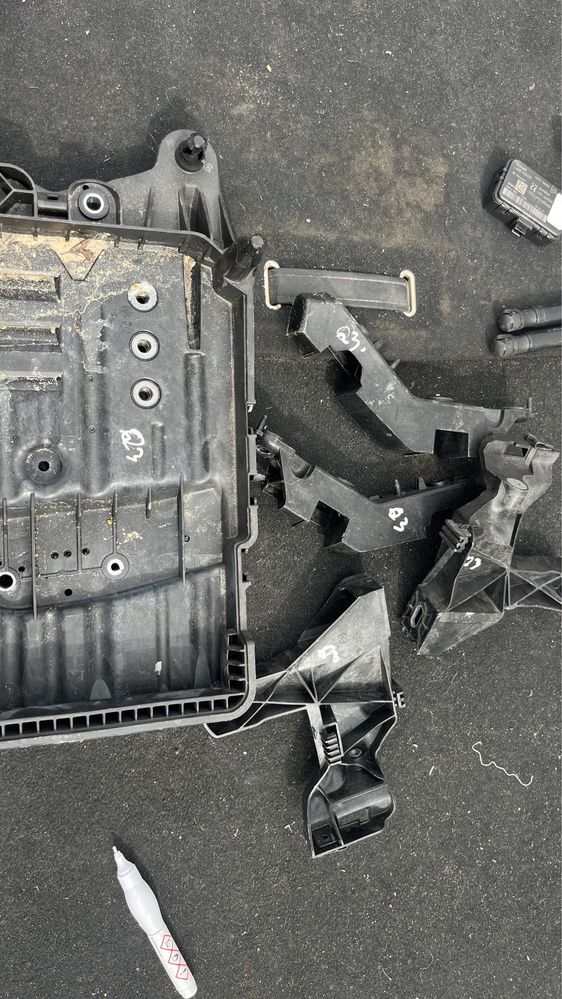 Suport baterie motor aripa balamale capota vas expandiune Audi Q3 F3