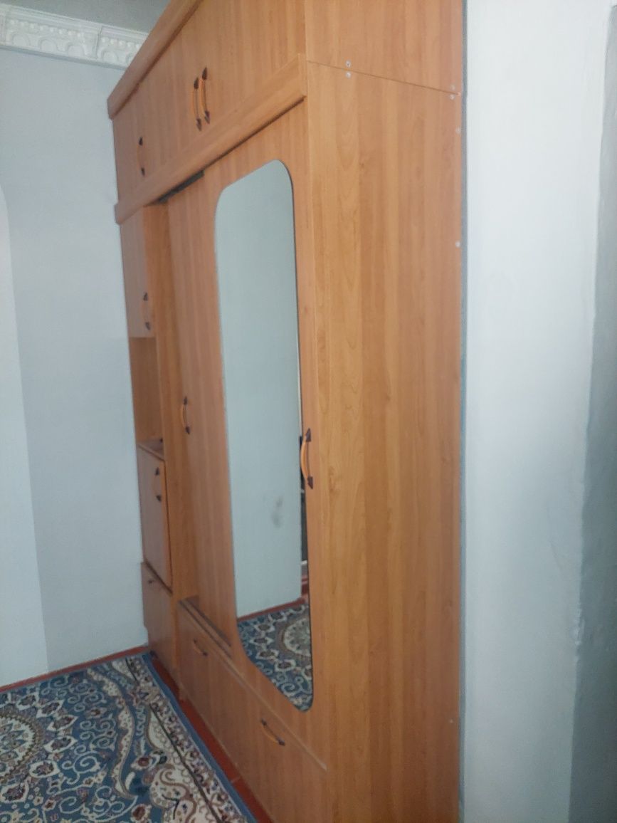 Прихожая шкаф очень удобно