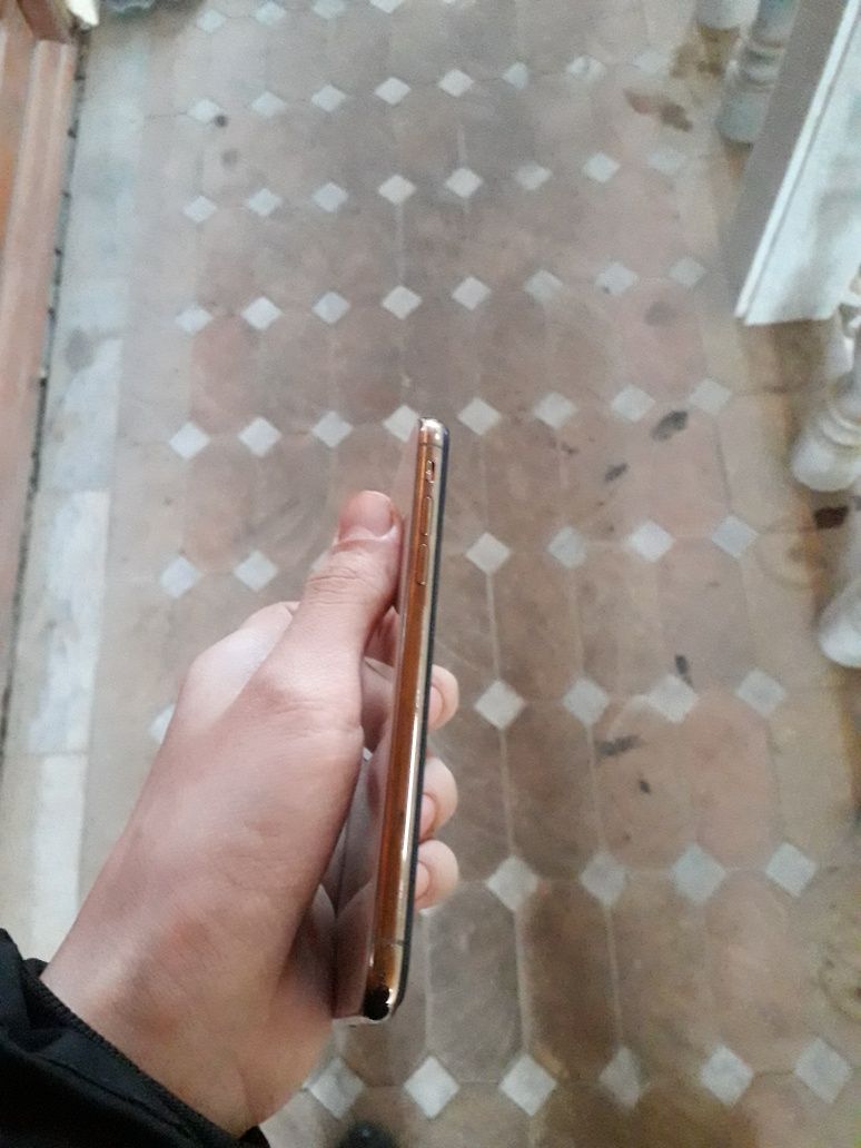 iPhone xs sotiladi!