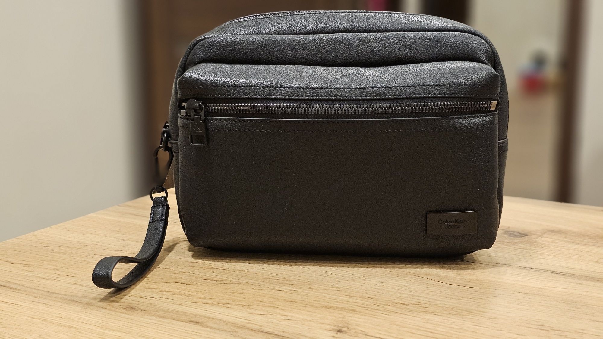 Мъжка чантичка Inst Plaque Small Pouch W/Pkt