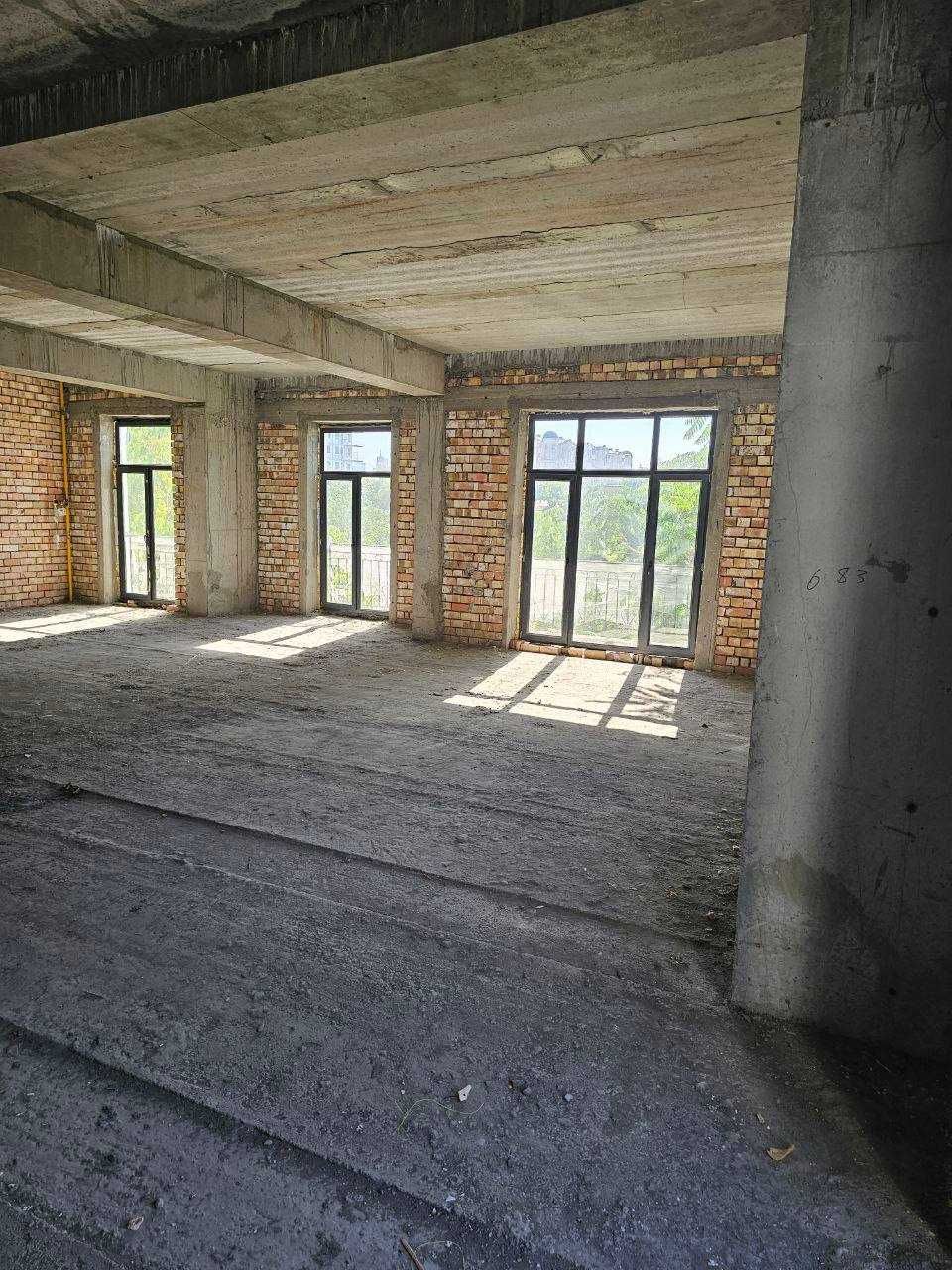ЖК Barocco м.Минор ул.Ниёзбек-йули 3-комн 3/7 115 м² коробка