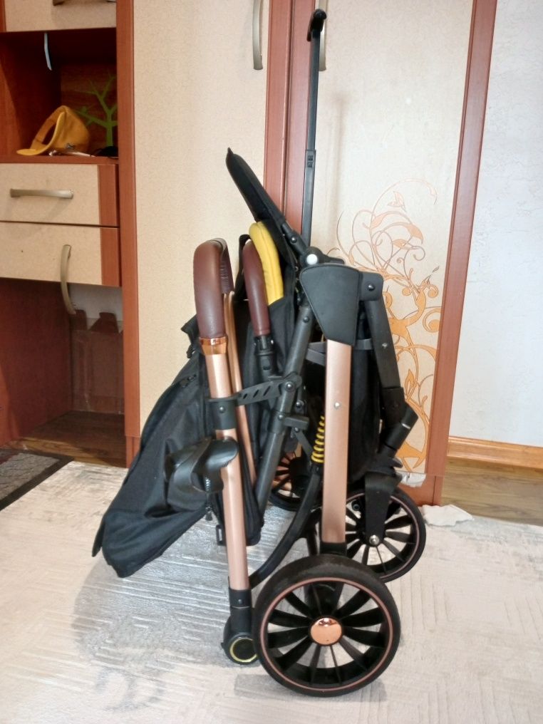 Коляска прогулочная