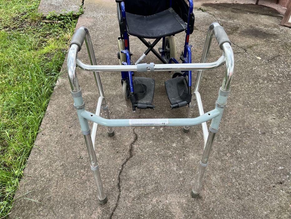 Scaun cu Rotile + cadru