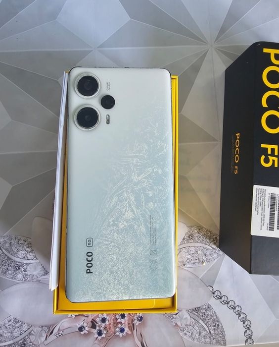 Продам Poco F5 12/256