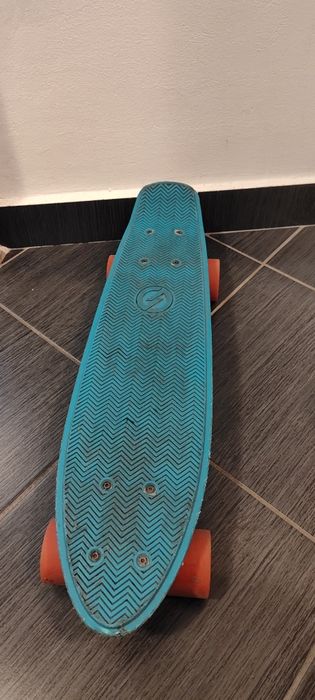 Skateboard pentru copii începători