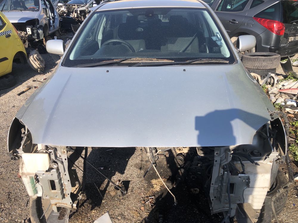 Преден капак за toyota avensis 2003 - 2009г