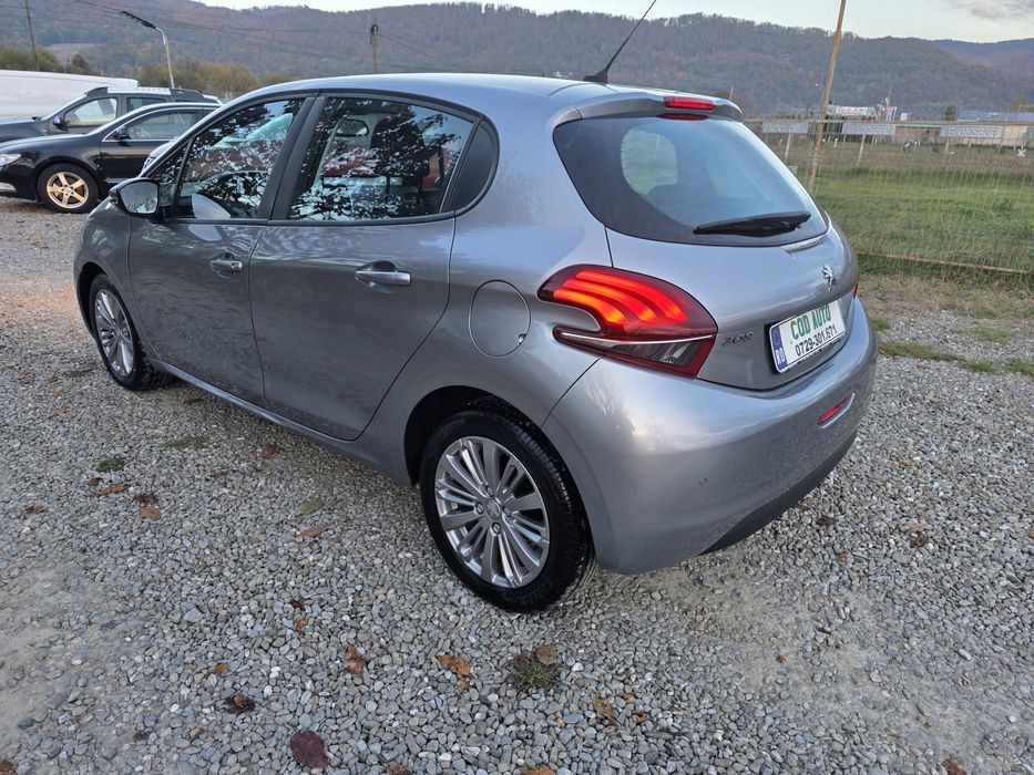 Peugeot 208 Motor 1.2 benzină An 10.2019 Km 67321