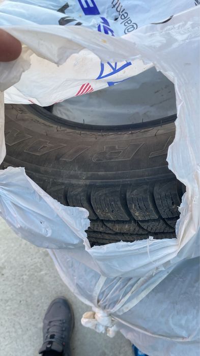 Покрышка зима липучка в хорошем сост