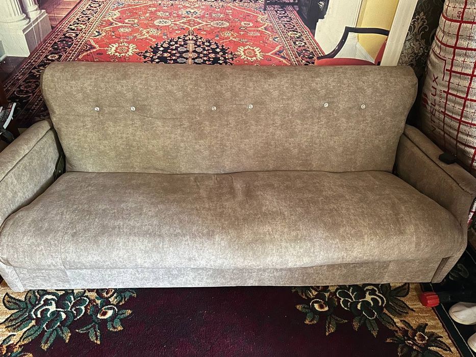 Divan Sotiladi Komplekt