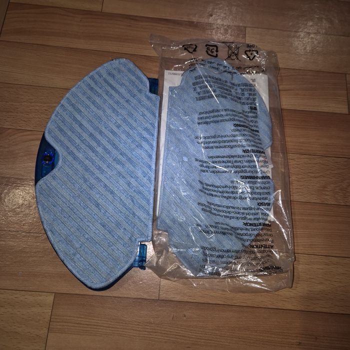 Продам робот-пылесос Tefal