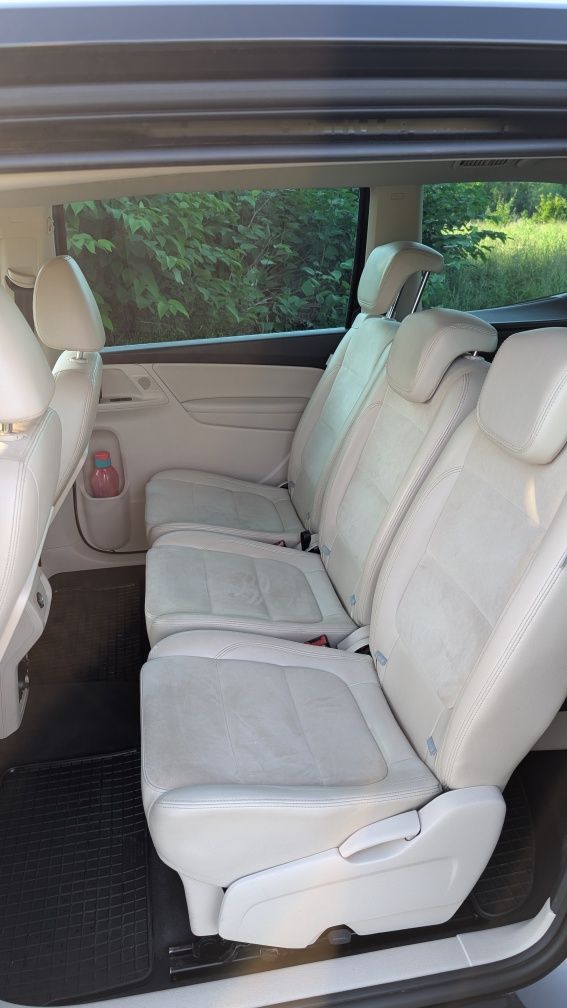 VW Sharan 7 locuri