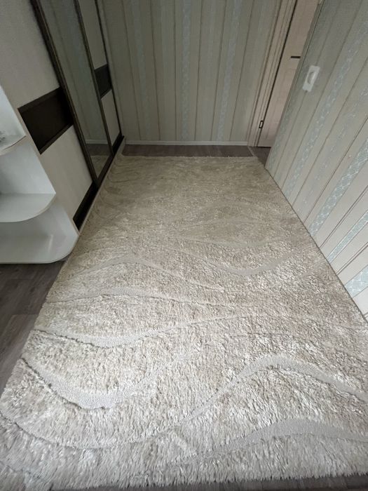 Продам ковер срочно 2х3