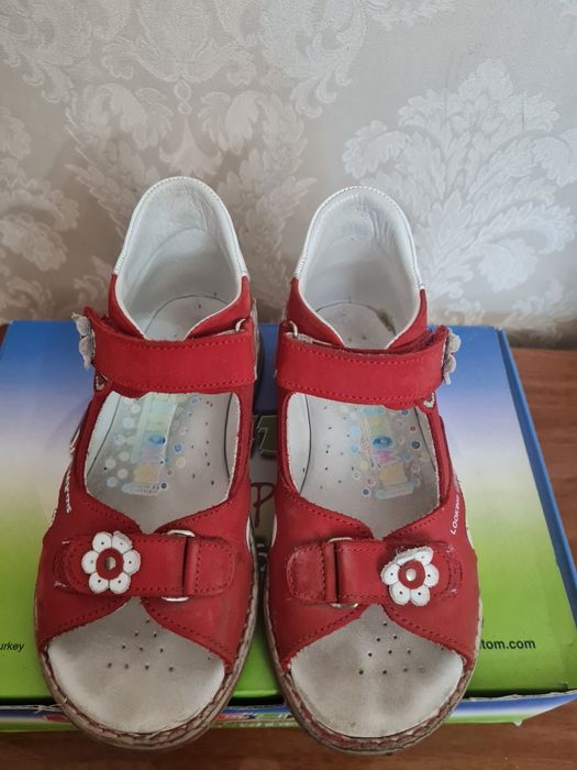 Для девочки ортопедическая обувь. Кожа.