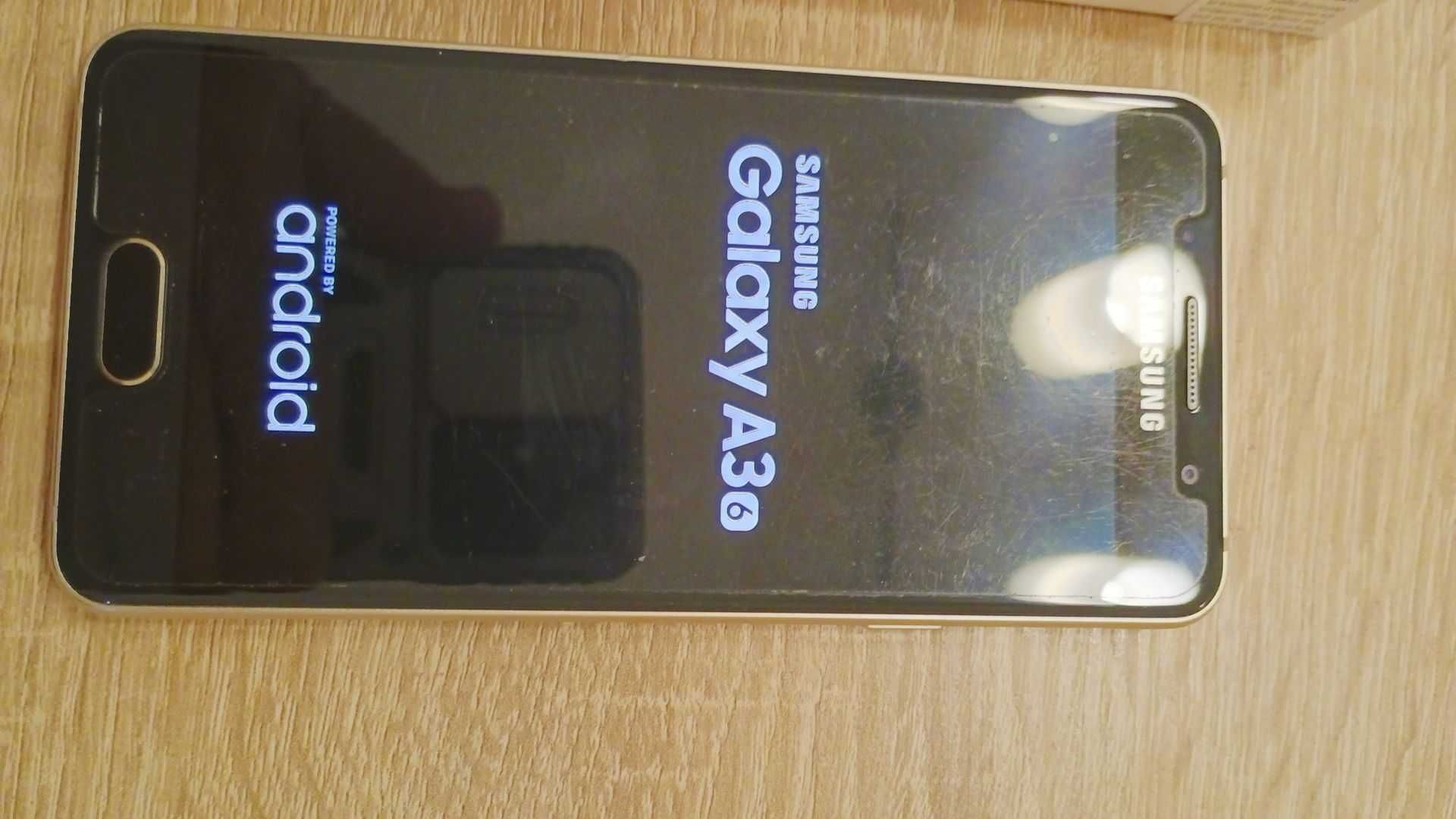Samsung Galaxy A3-6 Gold / телефон в отлично състояние