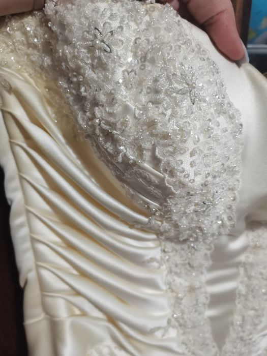 Vând rochie de mireasa.