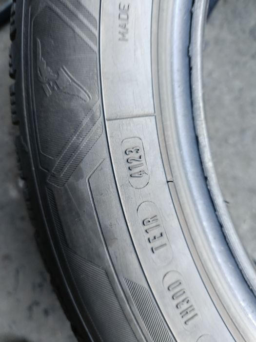 Зимни гуми -2023г./41с.-17цола-225/55-1бр.-130лв."GOOD YEAR"-като нови