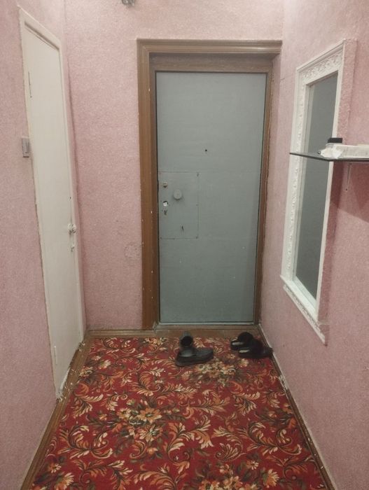 Kvartira sotiladi 1 xona 4- etaj