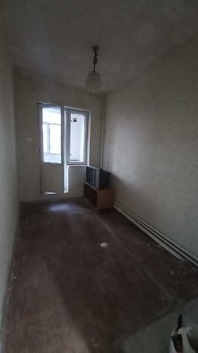 Продаётся 2/4/4 на Юнусабаде 18, общая площадь 57м2, балкон 2*6м