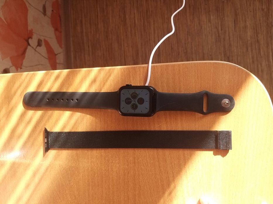 Продам Apple Watch