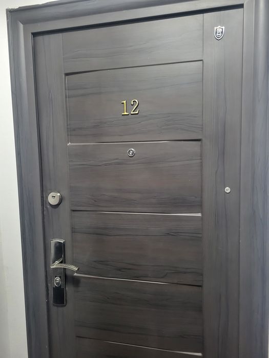 Închiriez apartament cu 2 camere