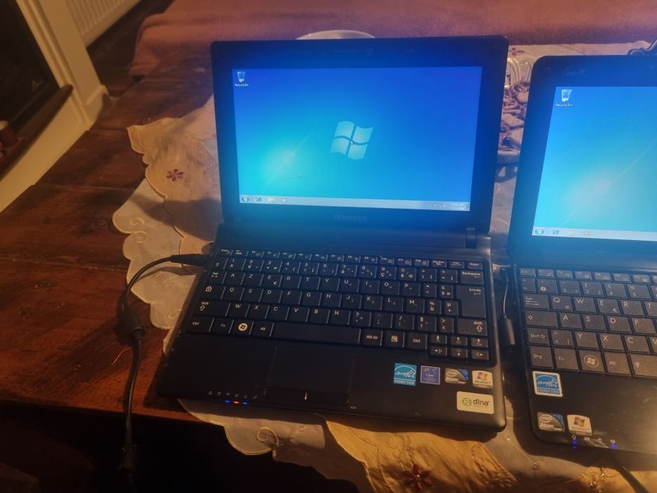 Mini Laptop 10 inch Samsung si Asus Eepc