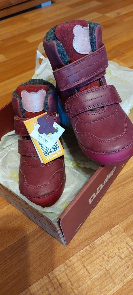 Vând ghete de copii Noi cu eticheta DD Step