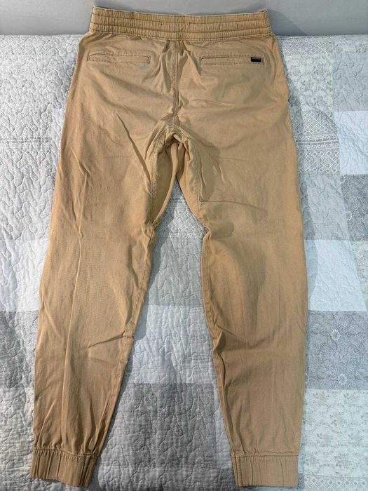 Панталон (мъжки) Zara черен / Панталон (мъжки) Hollister бежов