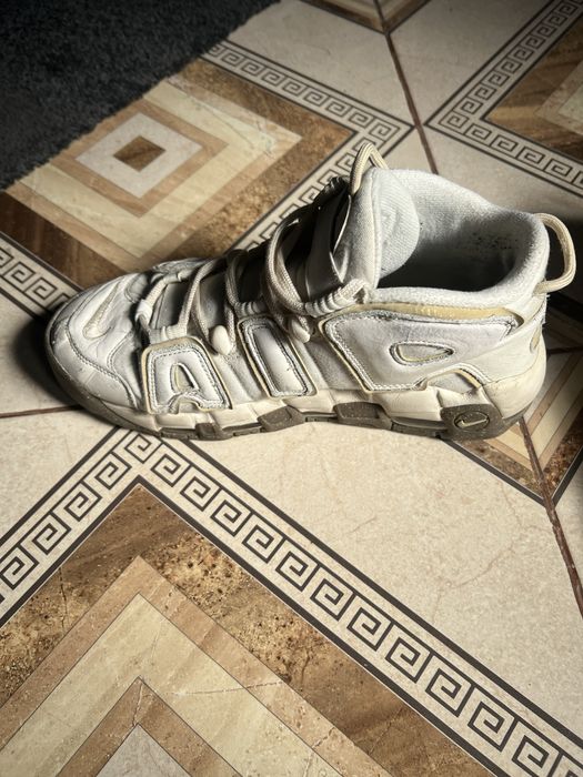 Vand Nike air uptempo marime 42 nu au bule sparte