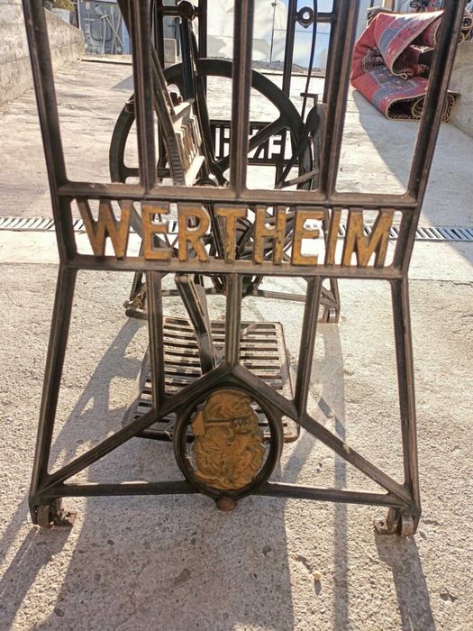 Mașina de cusut, marca Wertheim Frankfurth