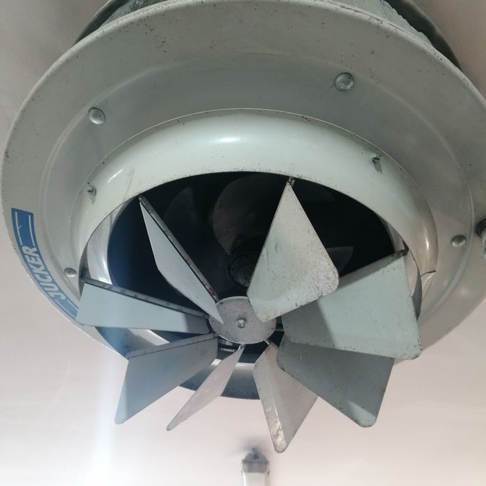 Radiator industrial, ventilator Jucker aer cald
