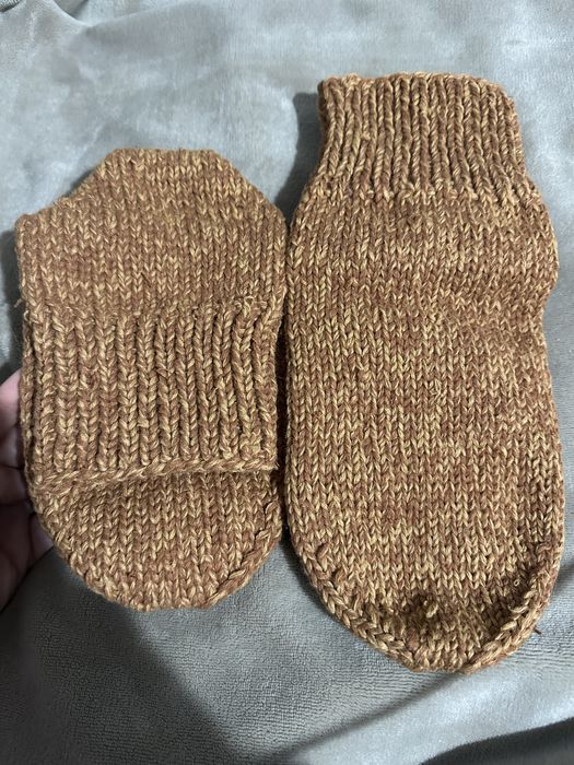 Ръчно плетени вълнени чорапи