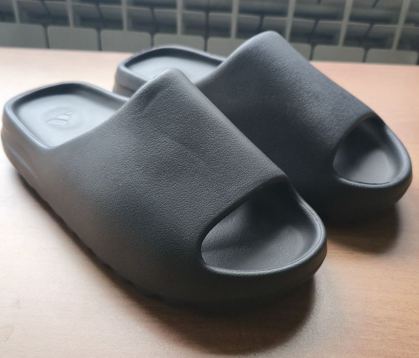 Adidas Yeezy Slide
