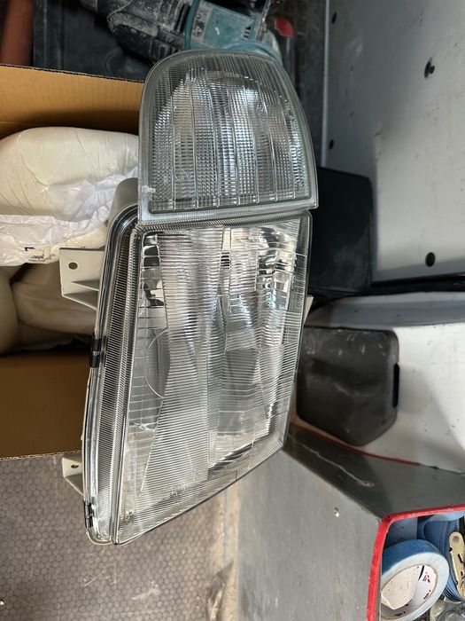 Фарове с мигачи за Мерцедес Вито