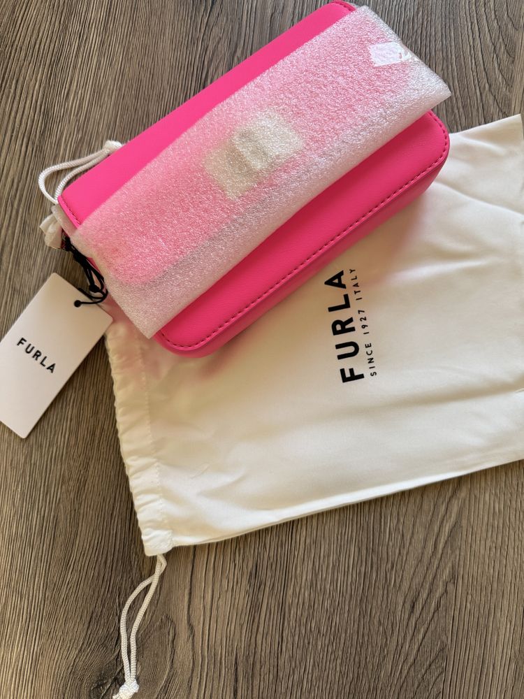 Нова дамска чанта Furla