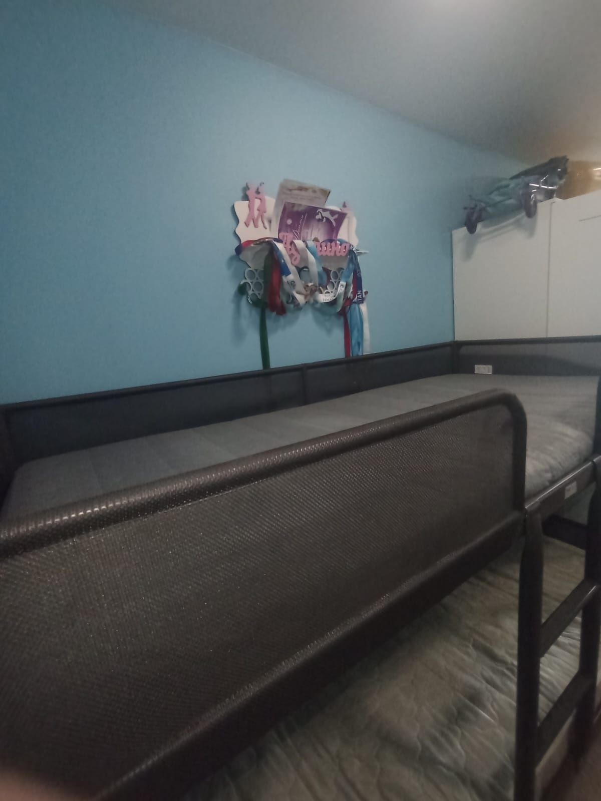 Продам двухярусную кровать IKEA