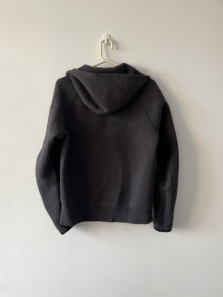 Nike Tech Fleece (размер М) мъжко спортно горнище сиво
