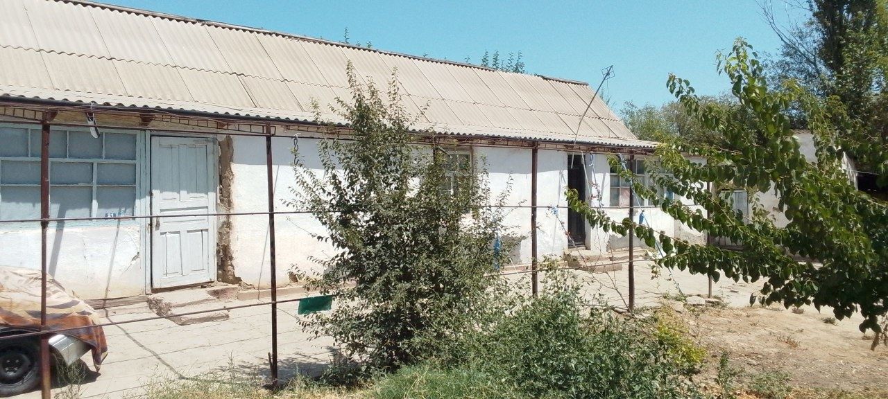 13 сотих ховли уй сотилади